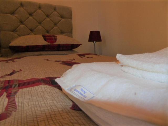 Snug - Abhainn Apartment เฮเลนส์บะระ ภายนอก รูปภาพ