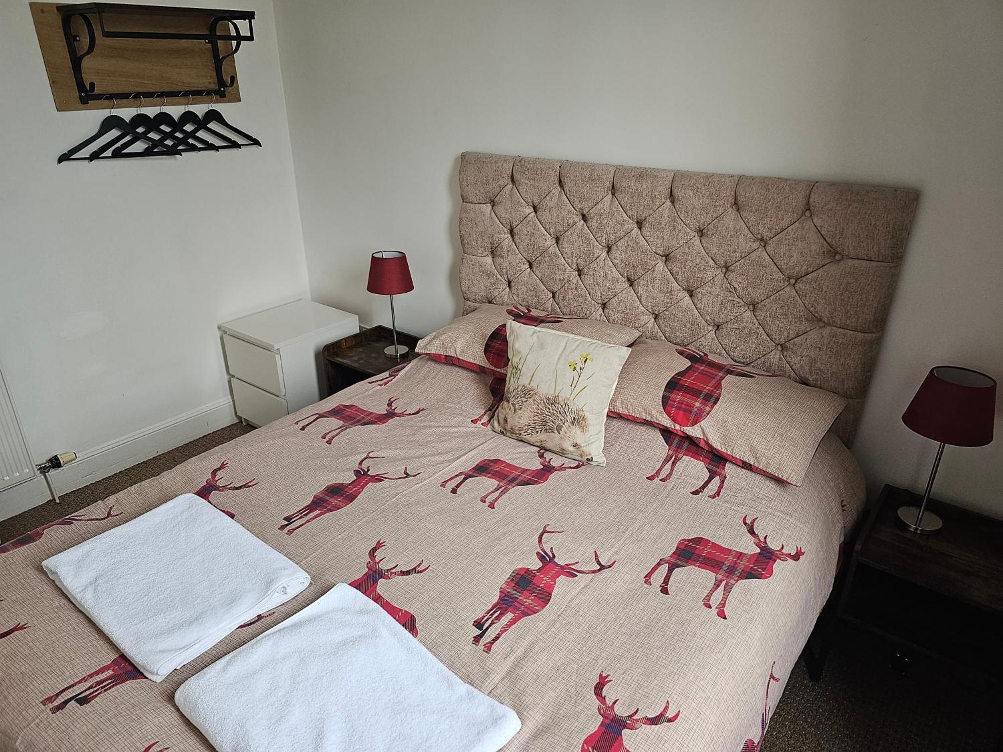Snug - Abhainn Apartment เฮเลนส์บะระ ภายนอก รูปภาพ